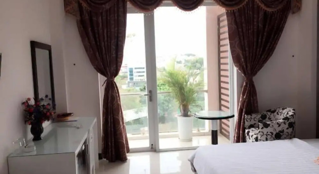 Четырёхместный номер Standard с балконом Ngoc Se Hotel