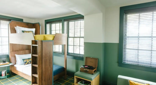 Vierer Zimmer Hotel Clermont Atlanta, by Oliver