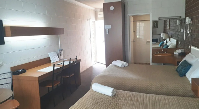 Четырёхместный семейный номер Standard City Gardens Motel