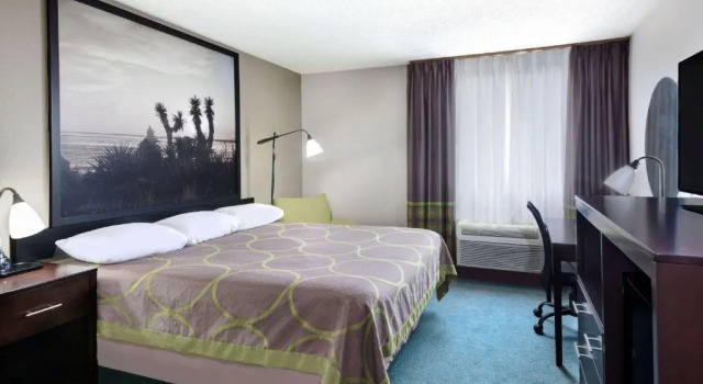 Номер Standard Super 8 by Wyndham Victoria/North/Mall Area