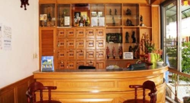 Full Moon Guesthouse