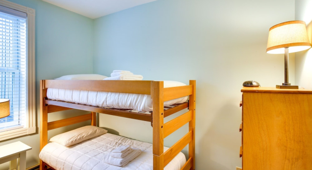 Glen Arbor Vacation Rental w/ Views of Lake!, Book Hotel Glen Arbor Traverse City Wineries
