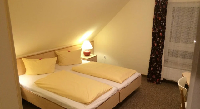 Hotel zur Heideblüte, Забронировать Отель Хамбюрен Целле