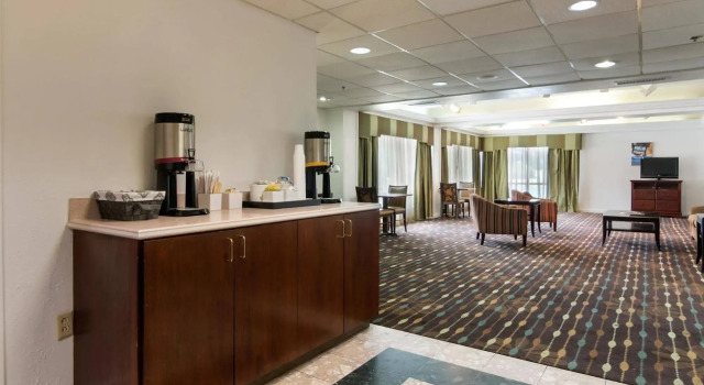 Clarion Pointe, Rezerwuj Hotel Dublin Georgia