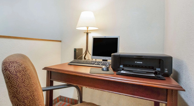 Super 8 by Wyndham Fairmont, Rezerwuj Hotel Fairmont Minnesota