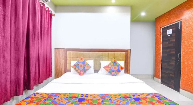 Номер Deluxe FabHotel Iubit