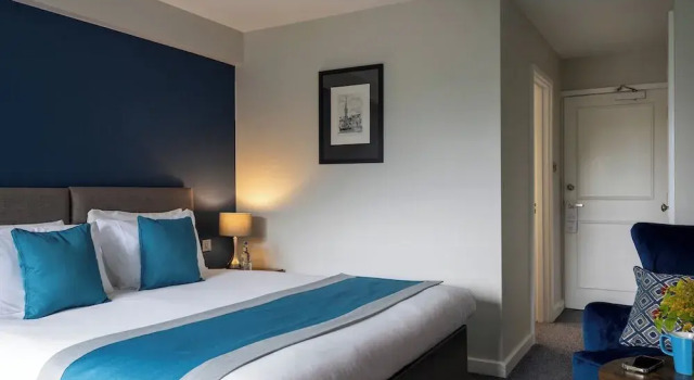 Двухместный семейный номер Standard Whately Hall Hotel