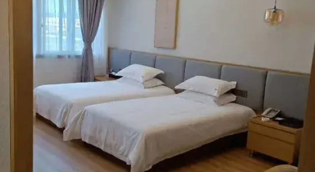 Wenling king heen holiday inn, Boek Hotel Hotels in Taizhou met parkeren, Parkeren