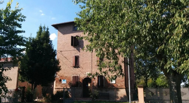 Residence-Agriturismo Torre Del Fondo. Appartamenti per vacanza e per lavoro., Buchen Sie Hotel Vigarano Mainarda Emilia-Romagna