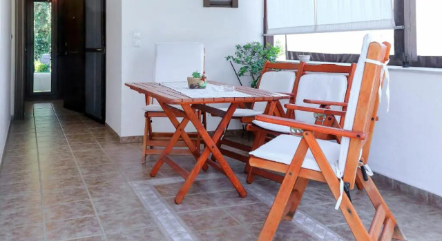 Deppy's houwe, Book Apartment Nikiti 