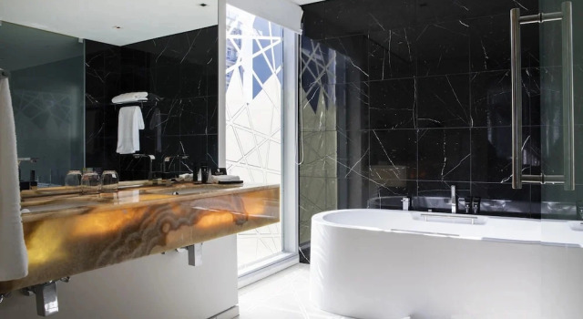 Четырёхместный люкс с 2 комнатами The Capital 15 on Orange Hotel & Spa
