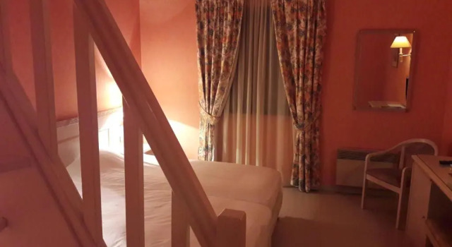 Семейный номер Standard Logis LAuberge Bourbonnaise - Vichy sud