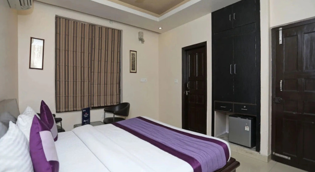 Moon Residency, Забронировать Отель Гургаон 