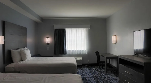Четырёхместный номер Standard Home Inn and Suites Olive Branch