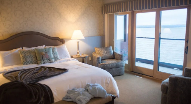 Двухместный люкс с балконом Blue Wave Inn