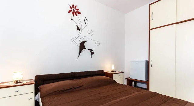 Apartments and Rooms Gordana