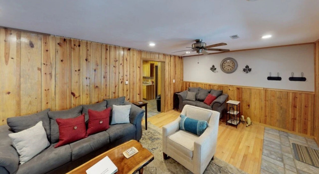 Serenity Cove, Prenota Hotel Sharps Chapel 