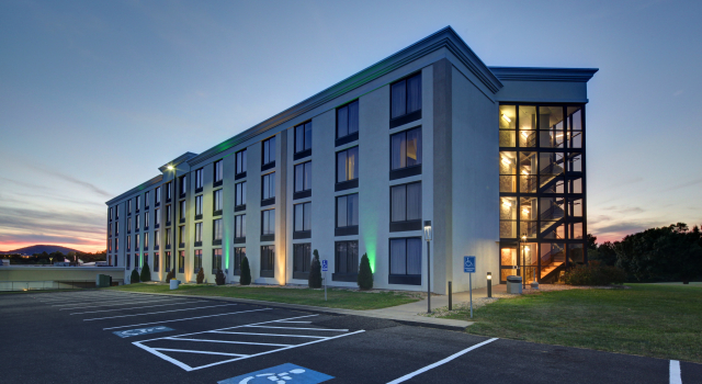 Holiday Inn Staunton Conference Center, an IHG Hotel, Prenota Hotel Staunton 
