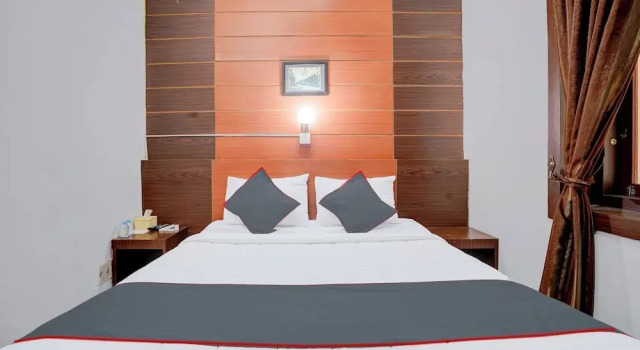 Номер Standard Hotel O Padang near Pantai Padang formerly Hotel Ranah Bundo