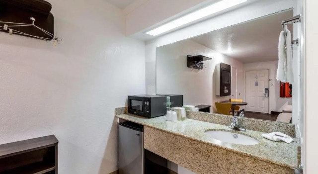 Номер Standard Motel 6 San Antonio, TX - Frost Bank Center