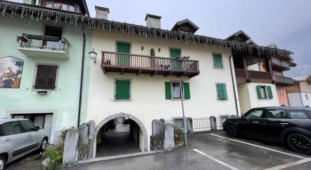 Trilocale con balcone San Gerolamo 055