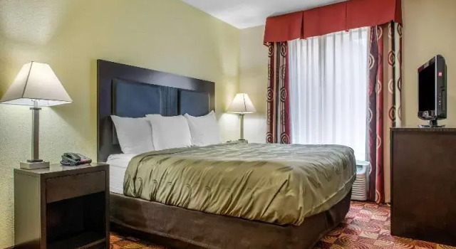 Люкс Quality Inn Bloomington Near University