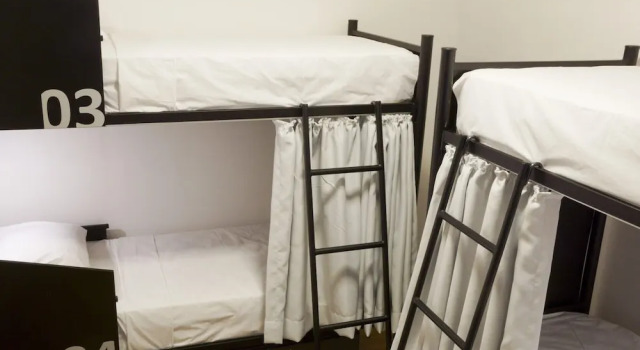 Кровать в общем номере Hostel More SP
