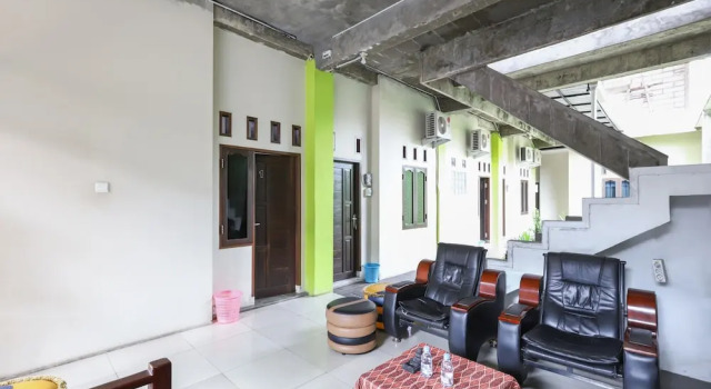 Dfarys Gh Syariah by OYO Rooms, Prenota Hotel Hotel a Kalimantan con parcheggio, Parcheggio