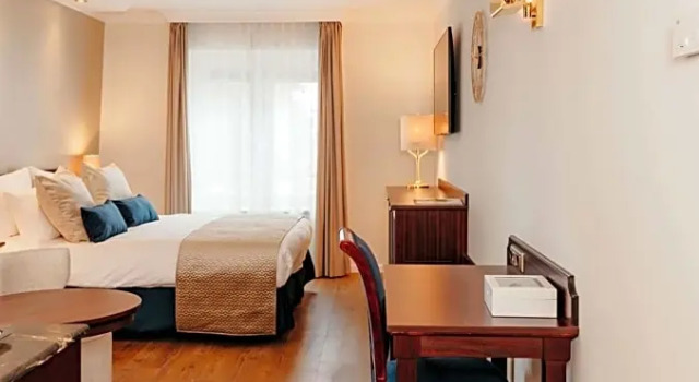 Номер Comfort Grand Hotel Karel V