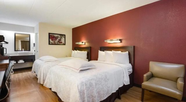 Четырёхместный номер Premium Super 8 by Wyndham Deerfield - Northbrook