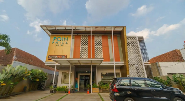 RedDoorz Plus @ Point Phila Cihampelas, Book Hotel Hotels in Bandung with Parking, near Bandung Indah Plaza, Parking