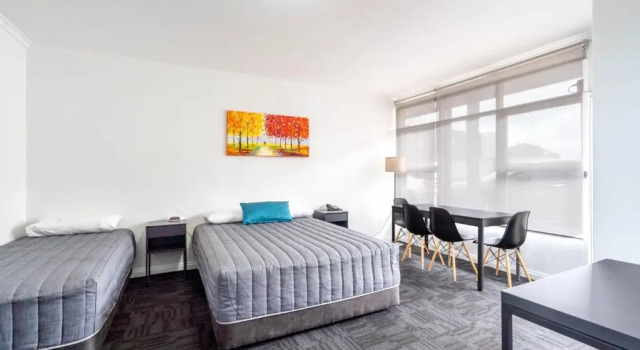Номер Deluxe City West Motel