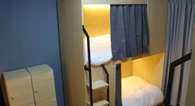 Кровать в общем номере (женский номер) The Moment Hostel