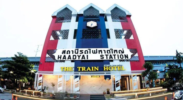 Кровать в общем номере (женский номер) The Train Hotel Hatyai