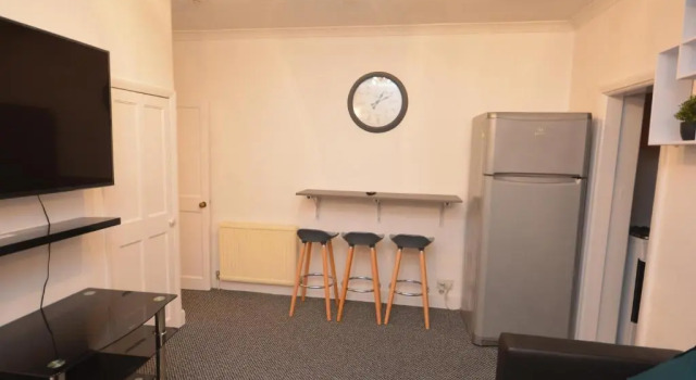 Lovely 3 Bedroom House near Barking Station, Rezervați Hotel Barking Newham
