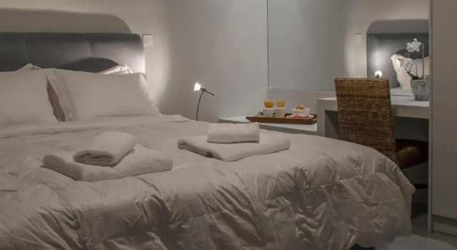 Апартаменты Magnificent neoclassical apt in Syntagma-Plaka by GHH
