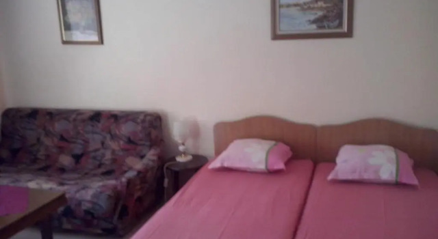 Апартаменты с балконом и с красивым видом из окна Guest House Preslav