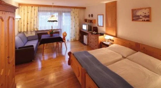 Gästehaus Klocker, Book Hotel Hotels in Vorarlberg with Parking, Parking