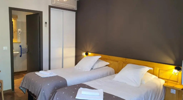 Двухместный номер Standard Logis Hôtel Restaurant LEscarbille
