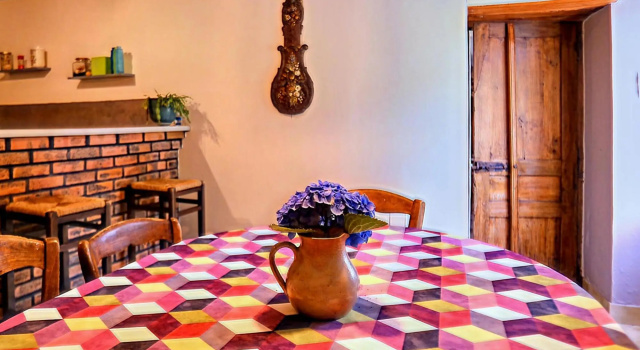Holiday Home in Montaigu-Les-Bois with Garden, Book Hotel Hoteller i Manche med parkering, Parkering