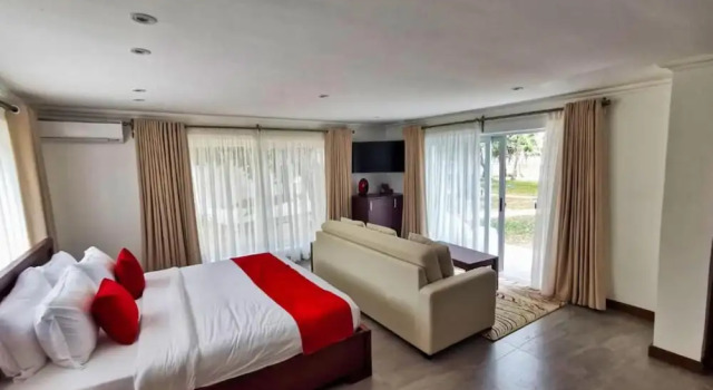 Searenity Beach Villa, Réserver Villa Hôtels d'affaires à Coast Region, 4* 5*
