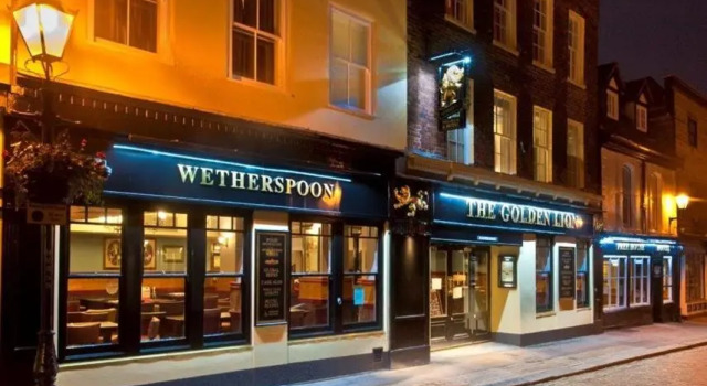 The Golden Lion Wetherspoon, Book Hotel Rochester Kent