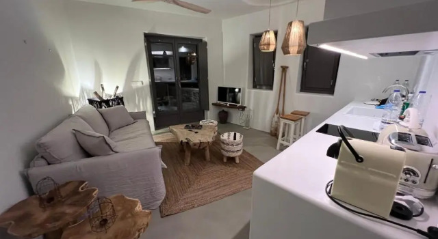 Люкс с 2 комнатами ZETINE SUITES SIKINOs