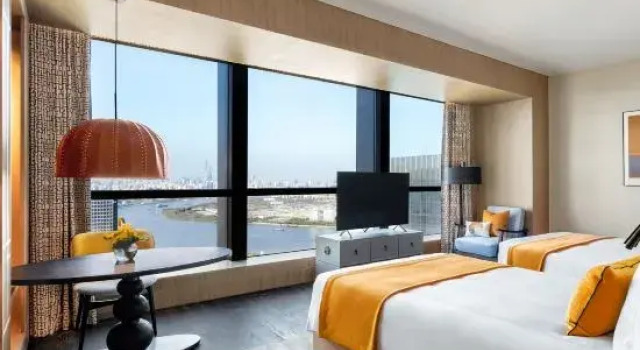 Номер Standard с видом на реку MGM Shanghai West Bund