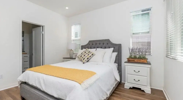 Central Location Cozy Private Bedroom w Bathroom
