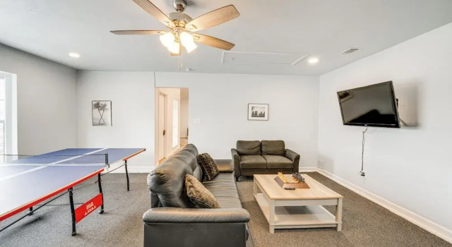 Game Room & Pool: Family Home in The Colony!, Забронировать Дом для отпуска Колони Dallas - Fort Worth Metropolitan Area