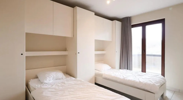 Apartment With Terrace and Side sea View, Prenota Appartamento Hotel a Flanders con parcheggio, Parcheggio