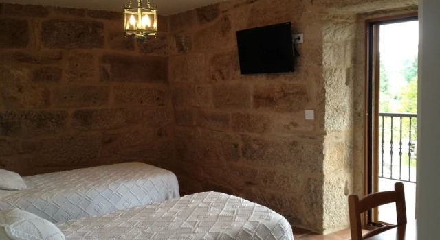 Alojamiento Pazos, Rezerwuj Hotel Cea Orense