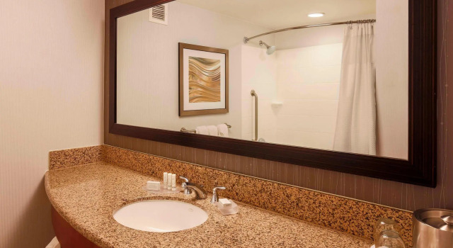 Четырёхместный номер Standard Courtyard San Diego Airport/Liberty Station