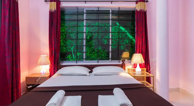 orchid lake view homestay